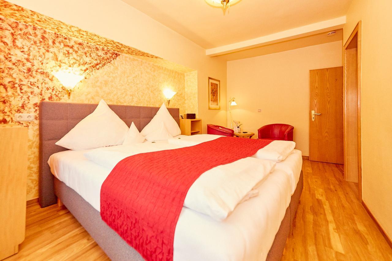 Hotel Gast-und Weinhaus Burkard 3*